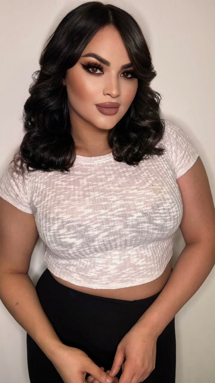 Therapist Amira Portrait