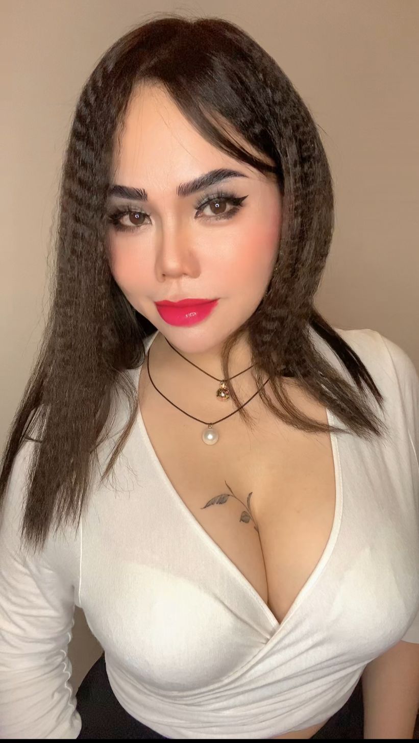 Therapist Lily Portrait